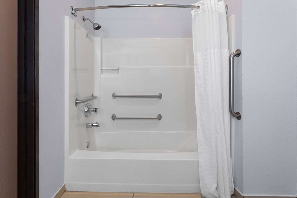 AmericInn by Wyndham Quincy - photo 26