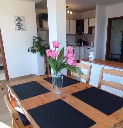 Apartman Val Blizu Jaruna i centra s parkingom i terasom — 4-Star Luxury Hotel in Zagreb, Croatia