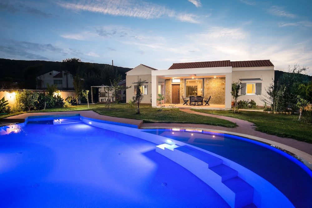 Three Stars Luxury Villas — 4-Star Luxury Hotel in Corfu, Greece