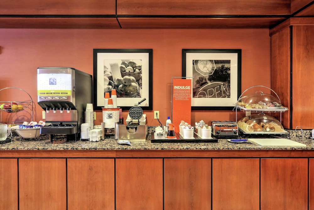 Hampton Inn Batavia - photo 27