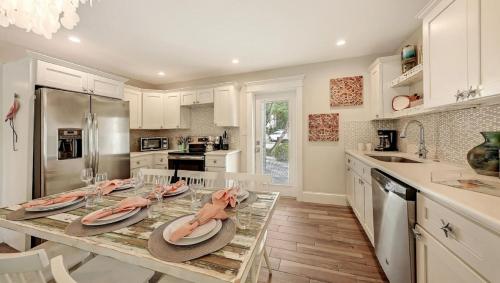 Canal Lower Gorgeous 3 bed 3 bath near SK Village - photo 28
