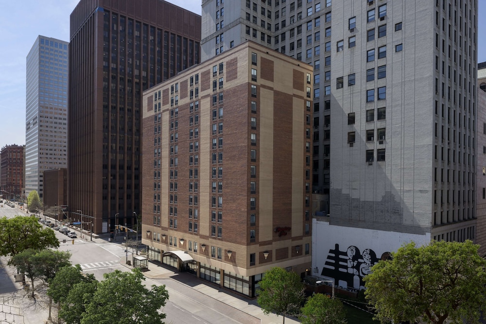 Hampton Inn Cleveland Downtown - photo 30