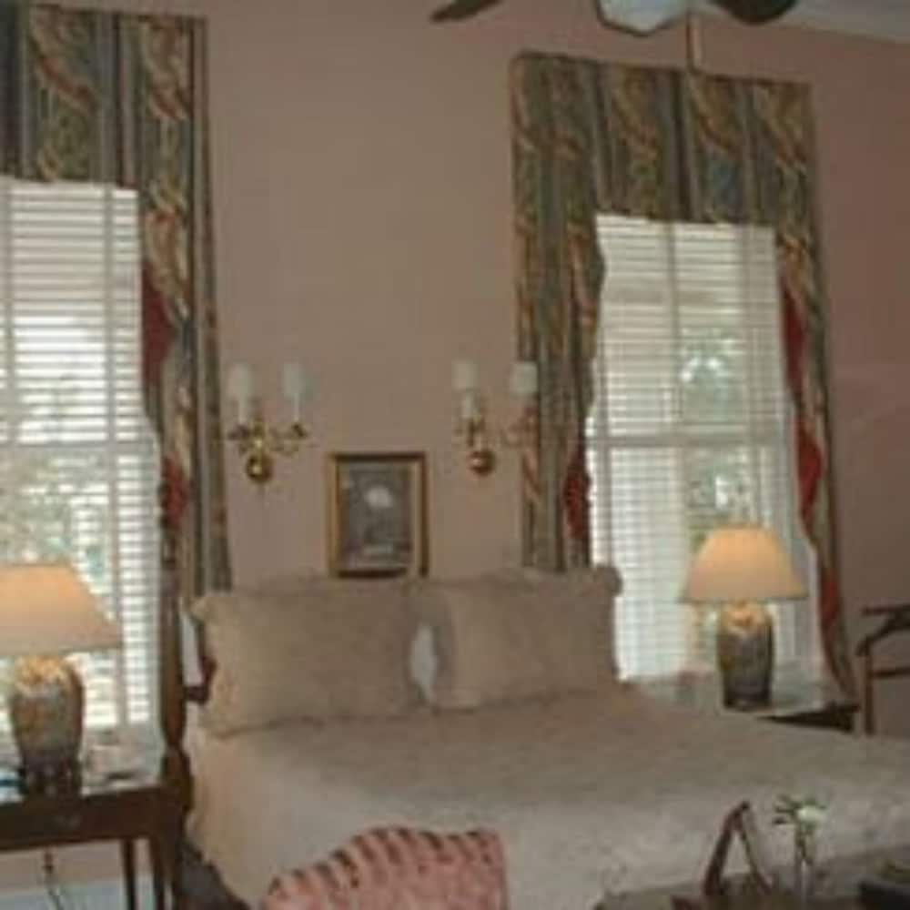 1842 Inn - photo 22