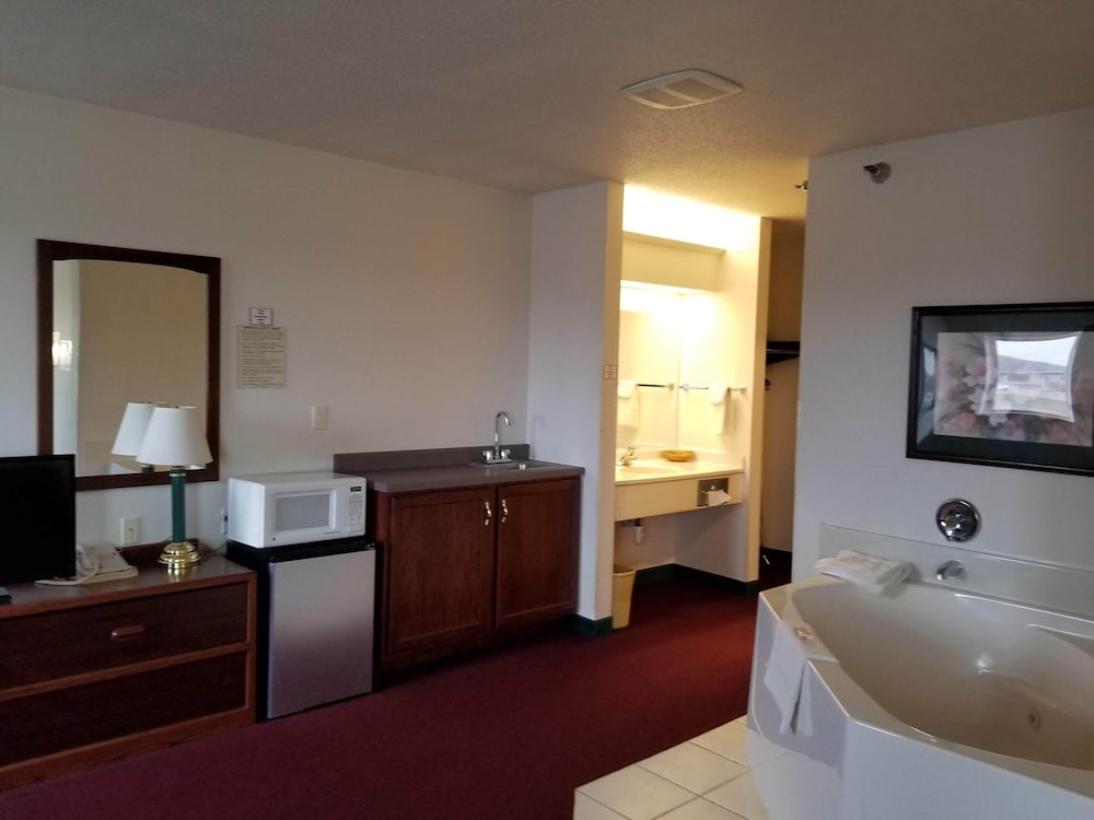 Bilmar Inn & Suites Dell Rapids Near Sioux Falls - photo 15