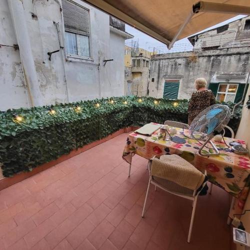 Santa Chiara Attic 4 floor no Elevator — 4-Star Luxury Hotel in Naples, Italy
