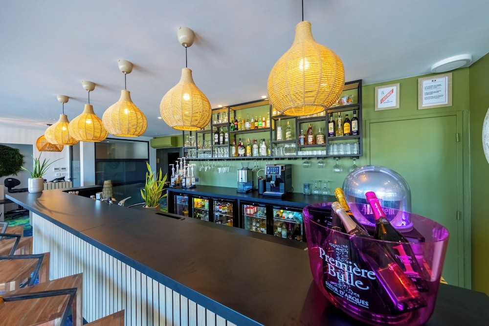 Hôtel Pont Rouge Carcassonne in Carcassonne, France