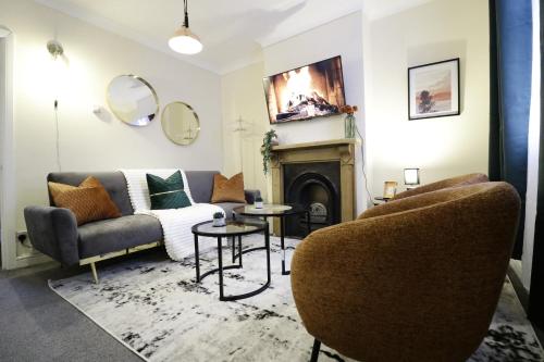 Stylish & Cosy Stay 2 Bed House Train Station Hospital Garden Fast WiFi — 4-Star Luxury Hotel in Colchester, United Kingdom