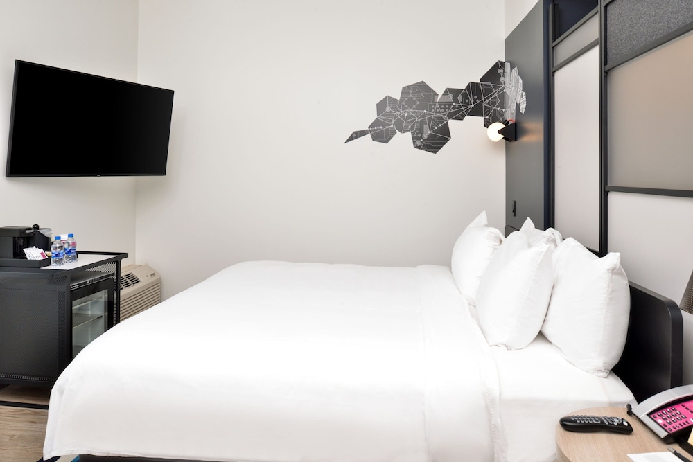 Aloft Charlotte Airport - photo 14