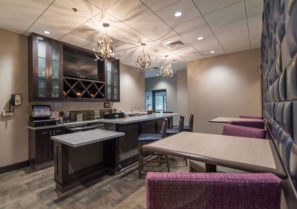 Hampton Inn Norwich - photo 65