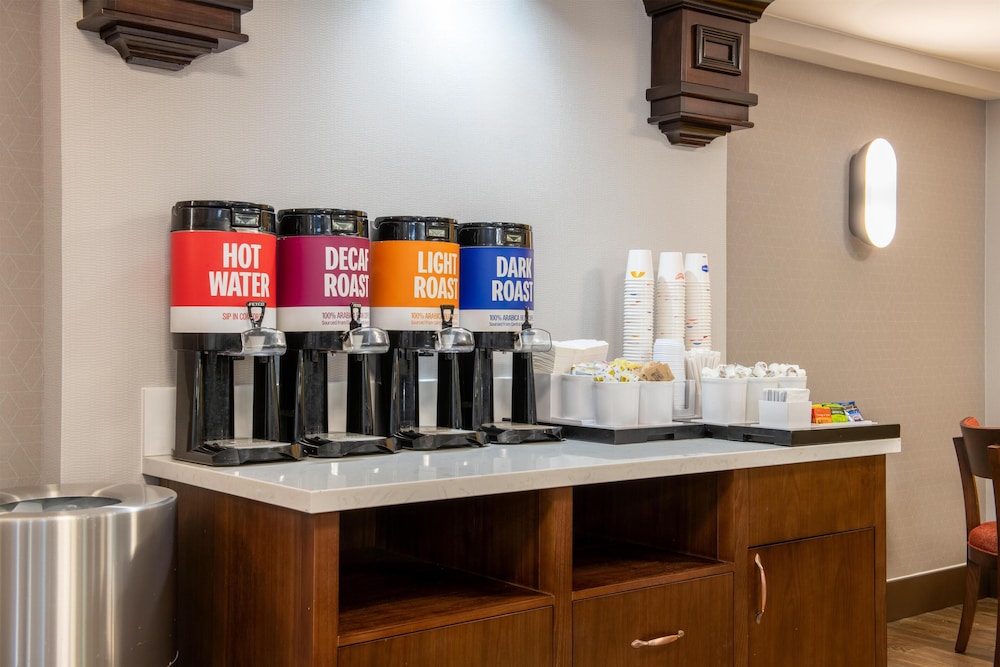 Hampton Inn Portsmouth Central - photo 57
