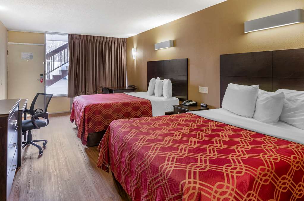 Econo Lodge Roanoke Civic Center - photo 12