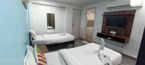 Nuab House Near Fortis Max Medanta Paras Hospitals And Huda Metro