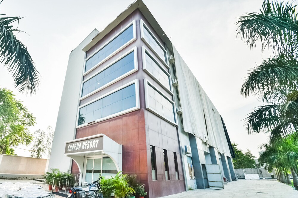 Sharda Resort - carbon neutral hotel in Jhalrapatan