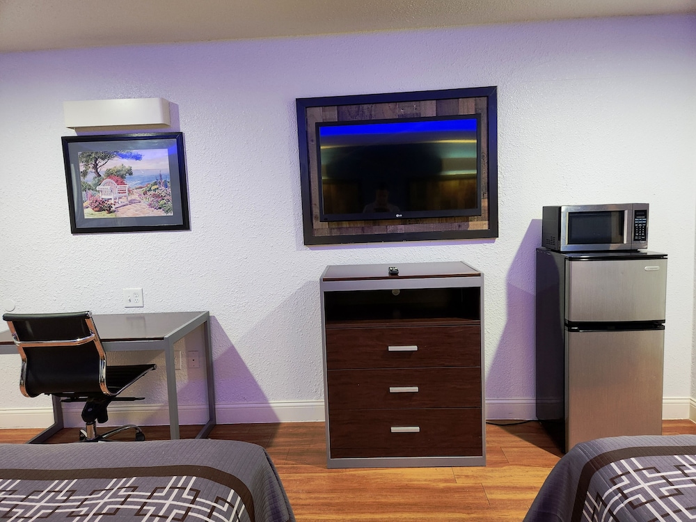 Express Inn Tomball - photo 19