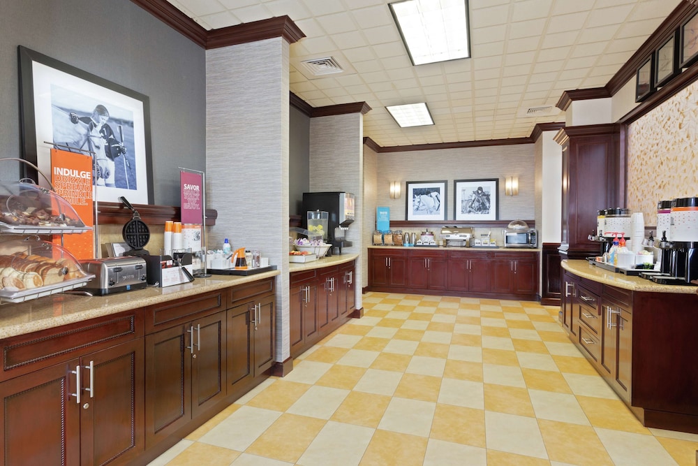 Hampton Inn & Suites Wellington - photo 34