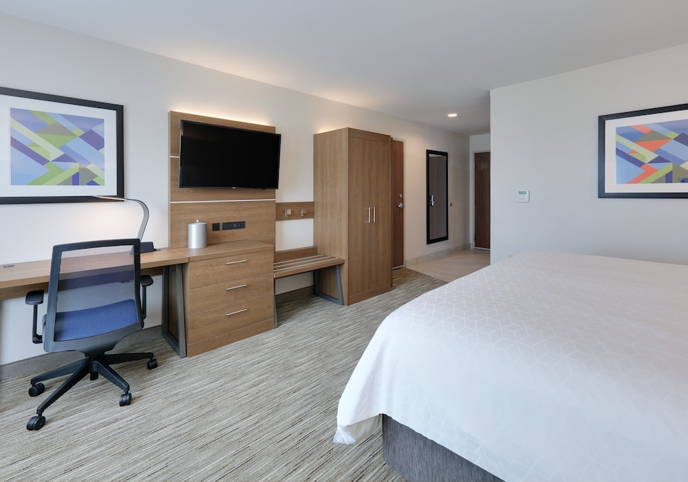 Holiday Inn Express and Suites San Antonio NW near - photo 14