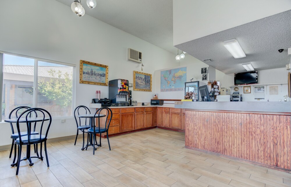 Redmond Inn - photo 2