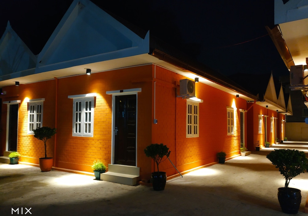 Sunrise Square Motel - carbon neutral hotel in Yangon