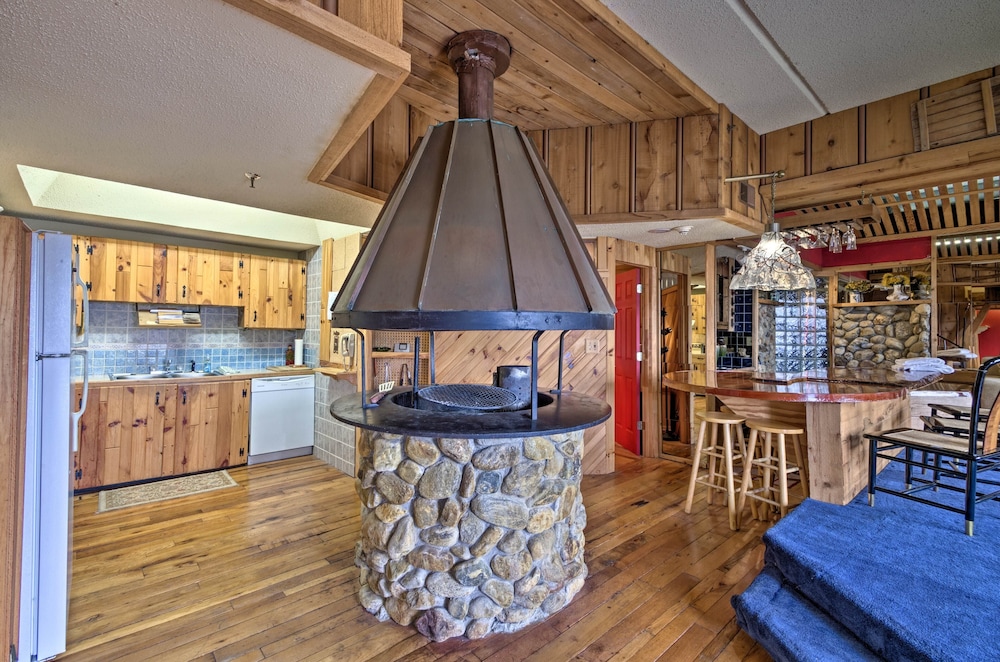Sugar Mountain Resort Condo w Pool Table & Views - photo 8