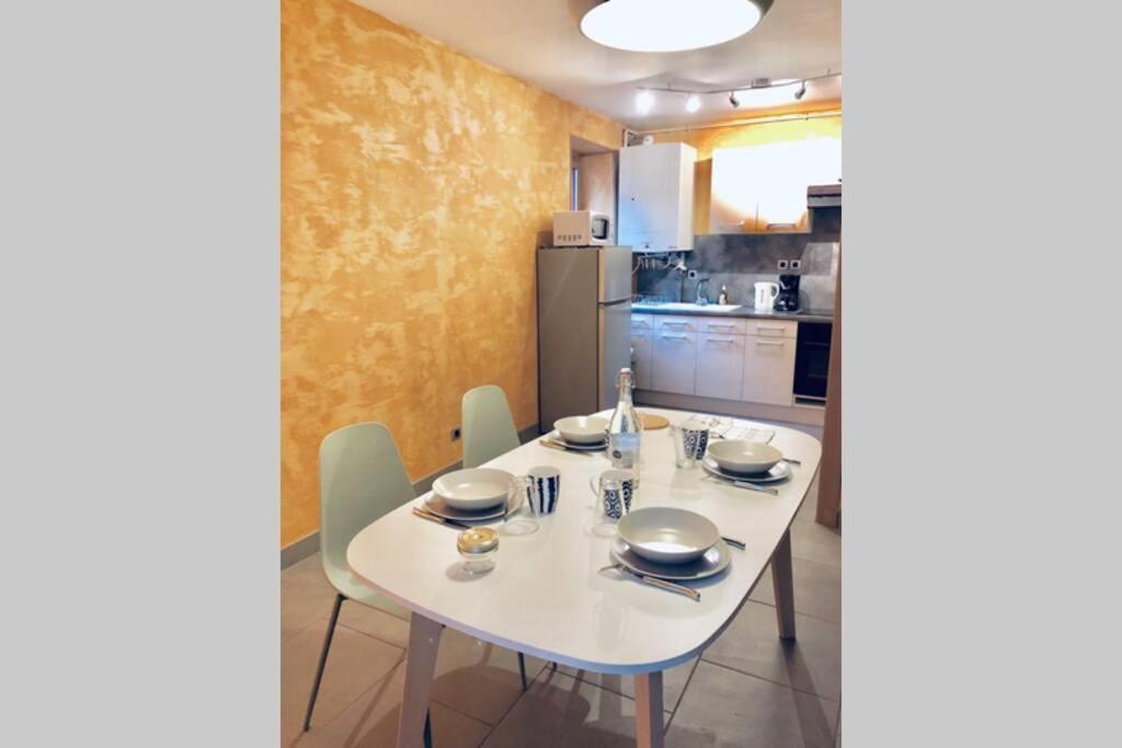 F3 Neuf 4 6 P Lits King Size Wifi Cour — hotel in Le Puy-En-Velay