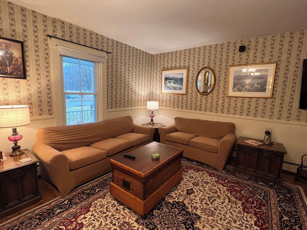 Echo Lake Inn - photo 4