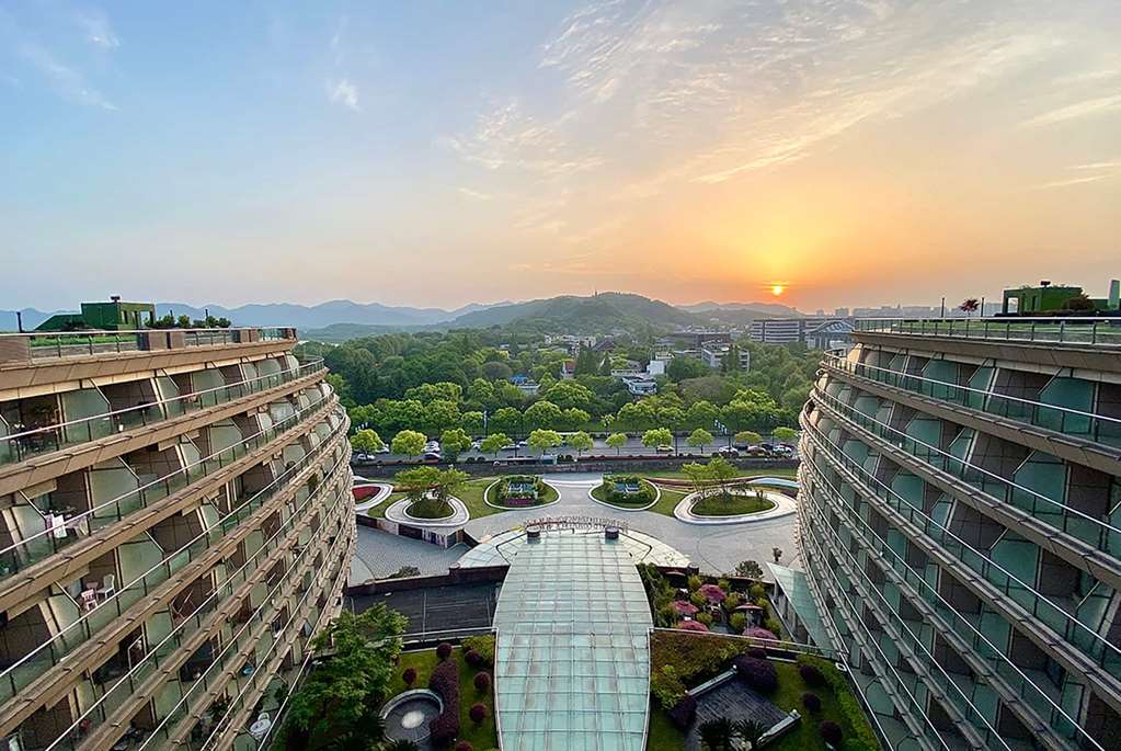 Wyndham Grand Plaza Royale Hangzhou — hotel in Hangzhou
