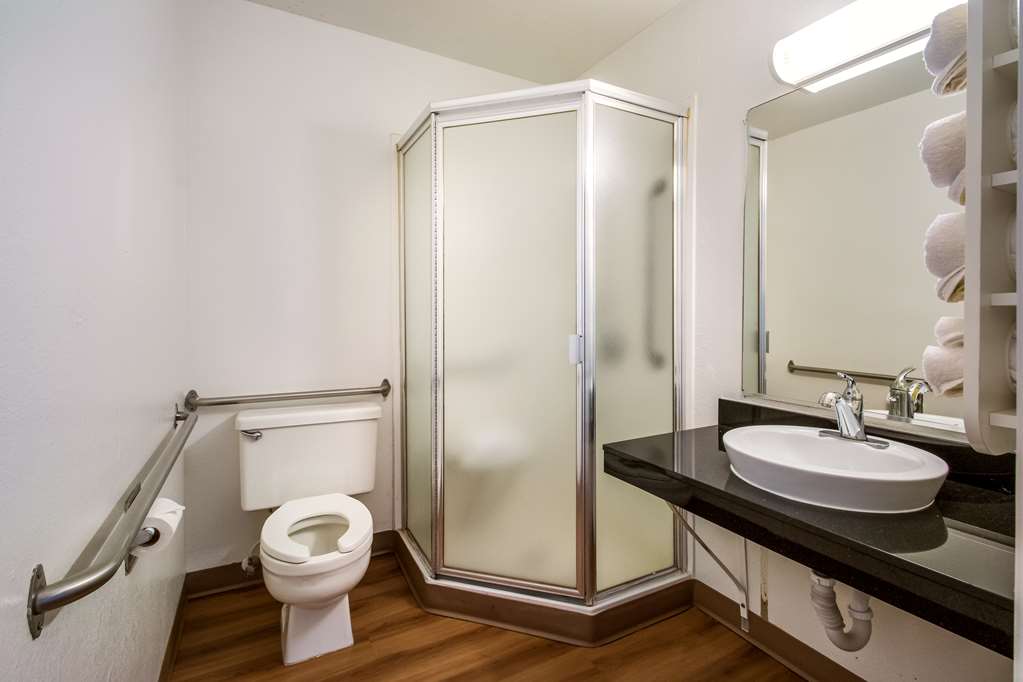 Motel 6 Wendover UT - photo 20