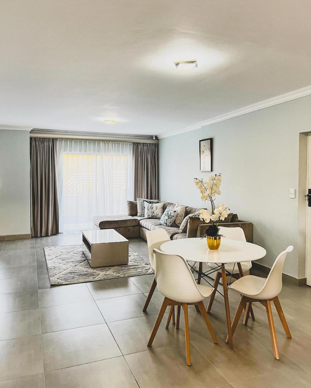 Goodness Century Apartment