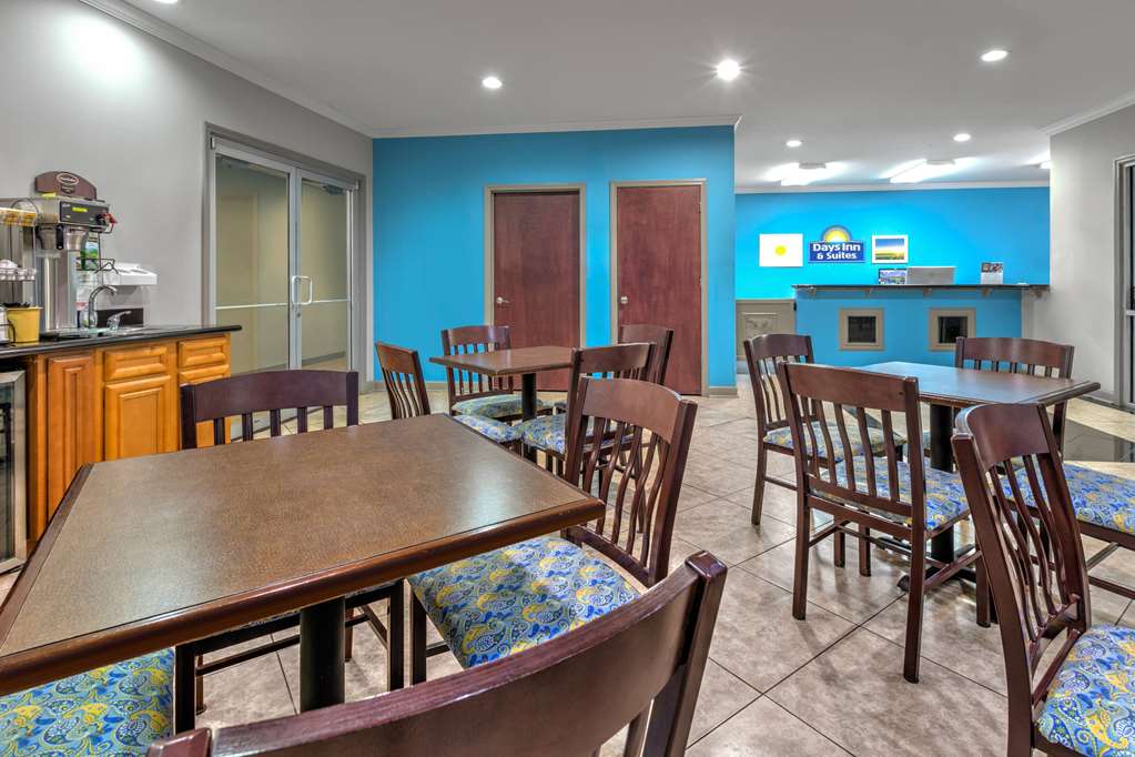Days Inn & Suites by Wyndham Cabot - photo 31