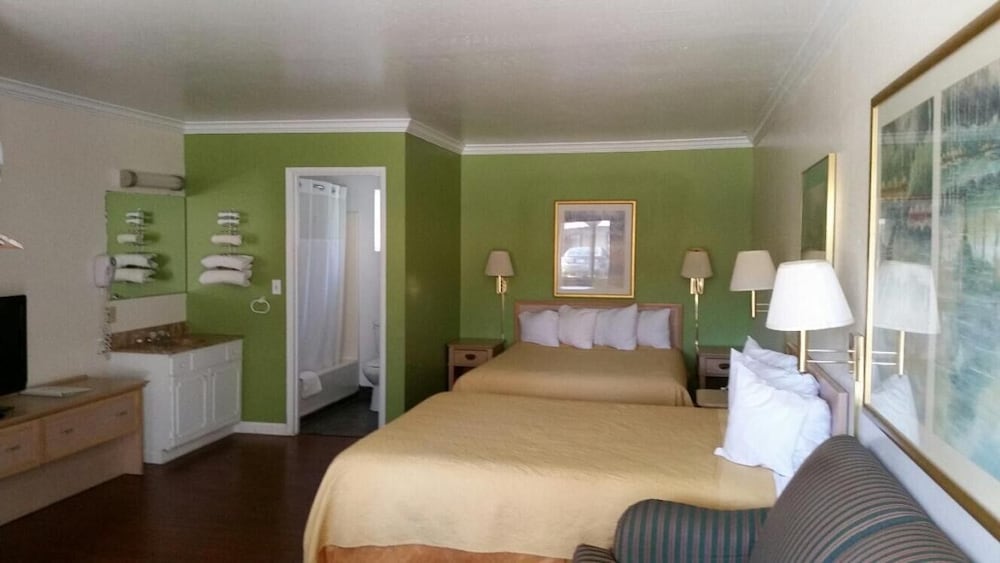 Kelseyville Motel - photo 17