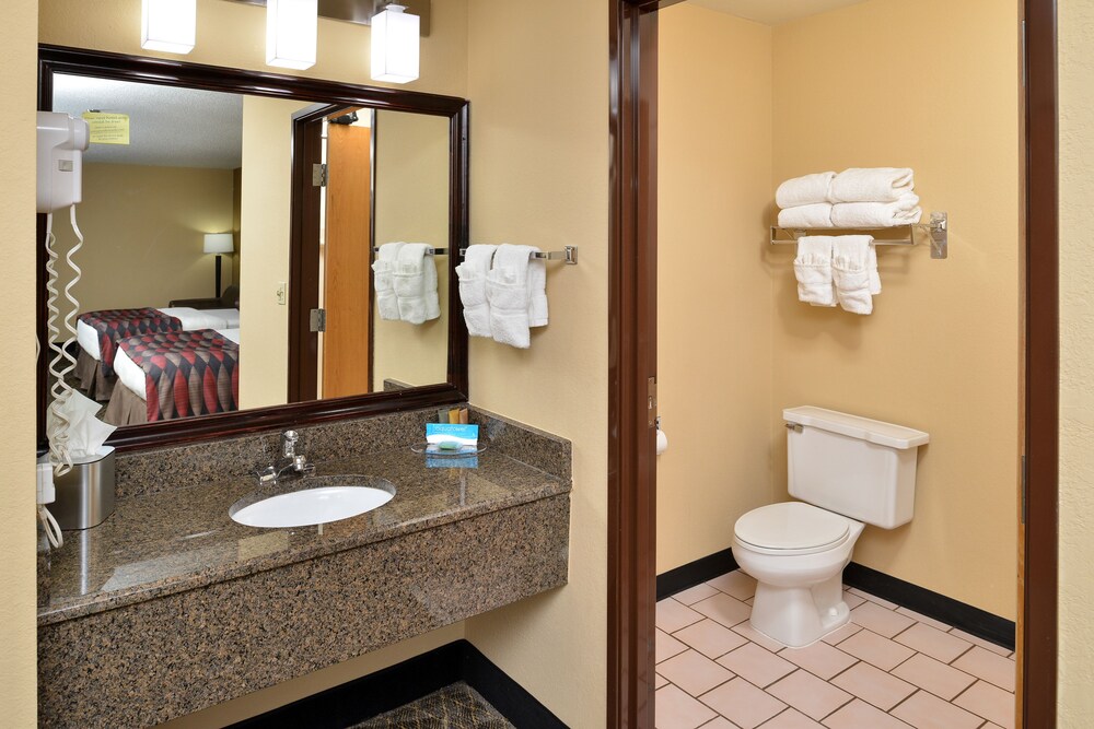 Baymont By Wyndham Ardmore I 35 - photo 23