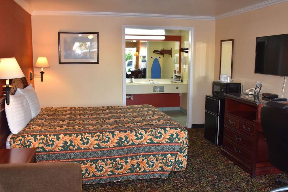 Dynasty Suites Santa Fe Springs - photo 9