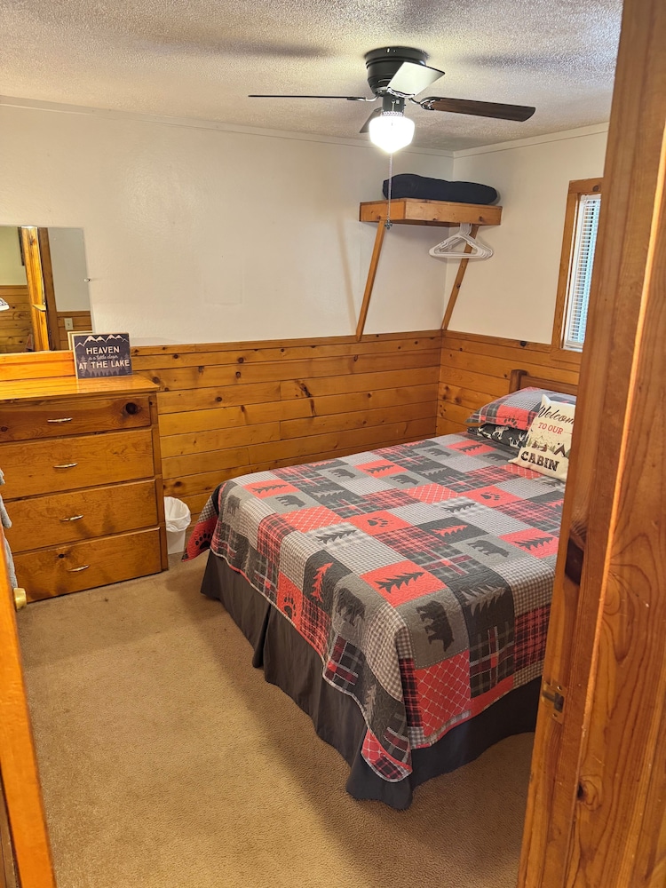 Bear Paw Lodge & Vacation Homes - photo 12