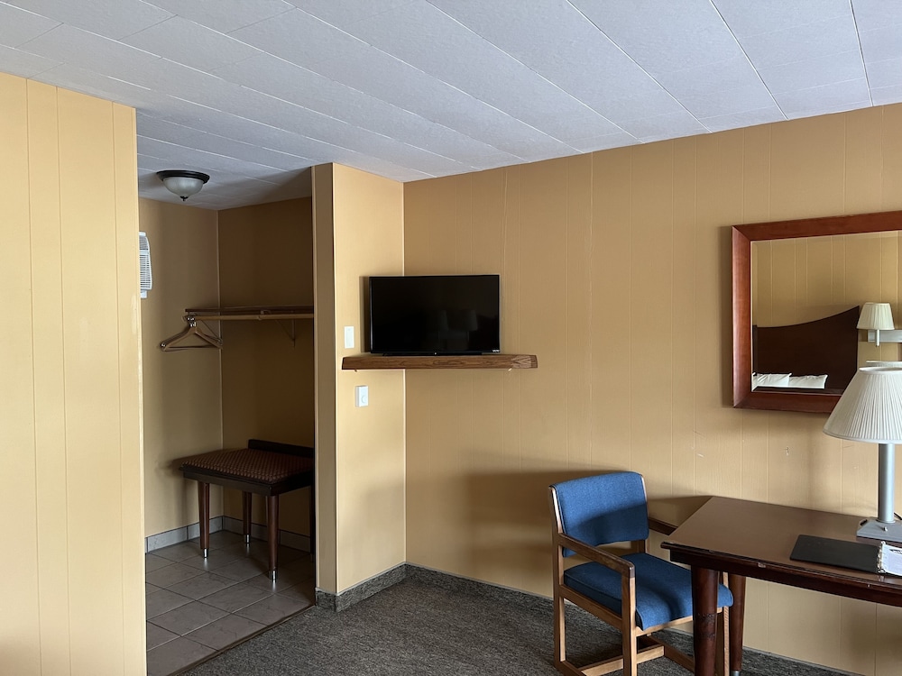 All Star Inn & Suites - photo 210
