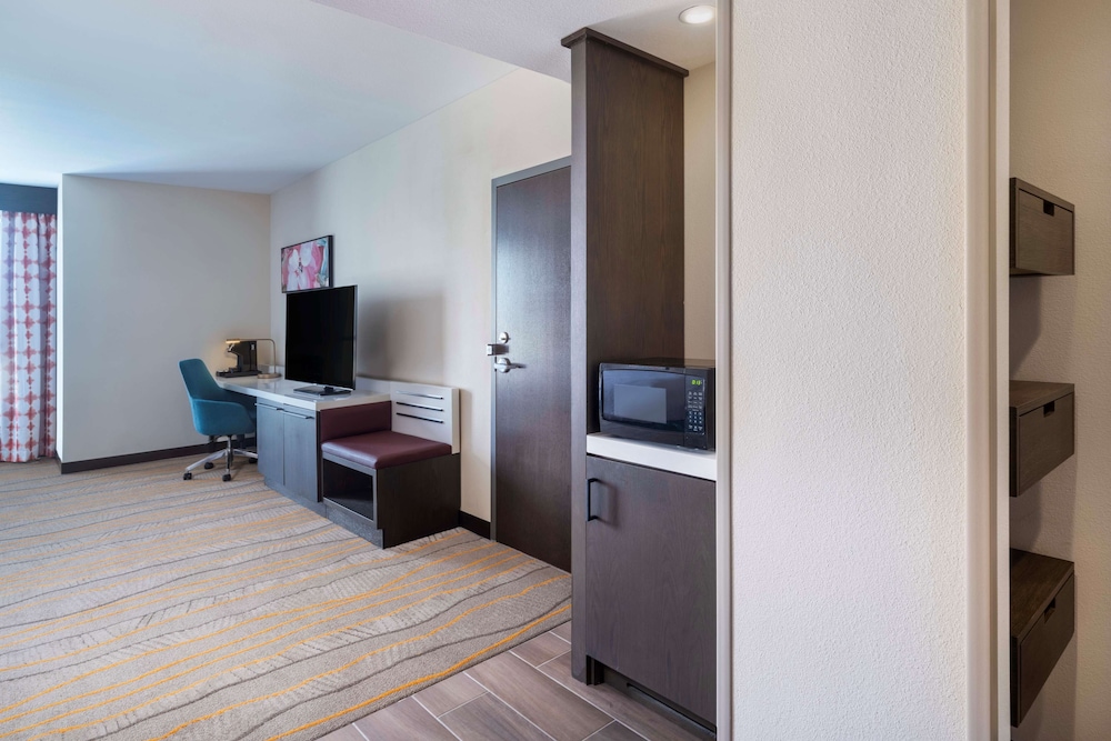 Hilton Garden Inn Pomona Chino - photo 15