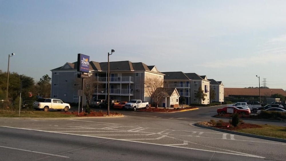 InTown Suites Extended Stay Savannah GA - photo 26