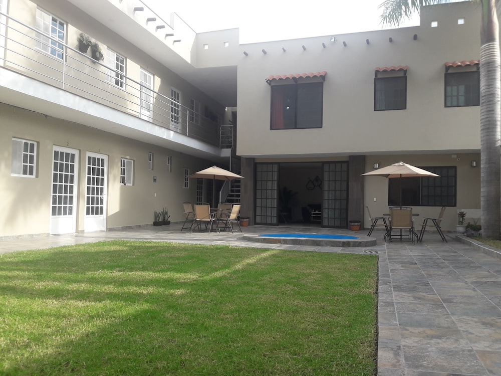 Hotel las Palmas Jocotepec in Jocotepec, Mexico