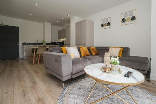 Brand New 2 bedroom apartment Centre of Solihull — 4-Star Luxury Hotel in Solihull, United Kingdom