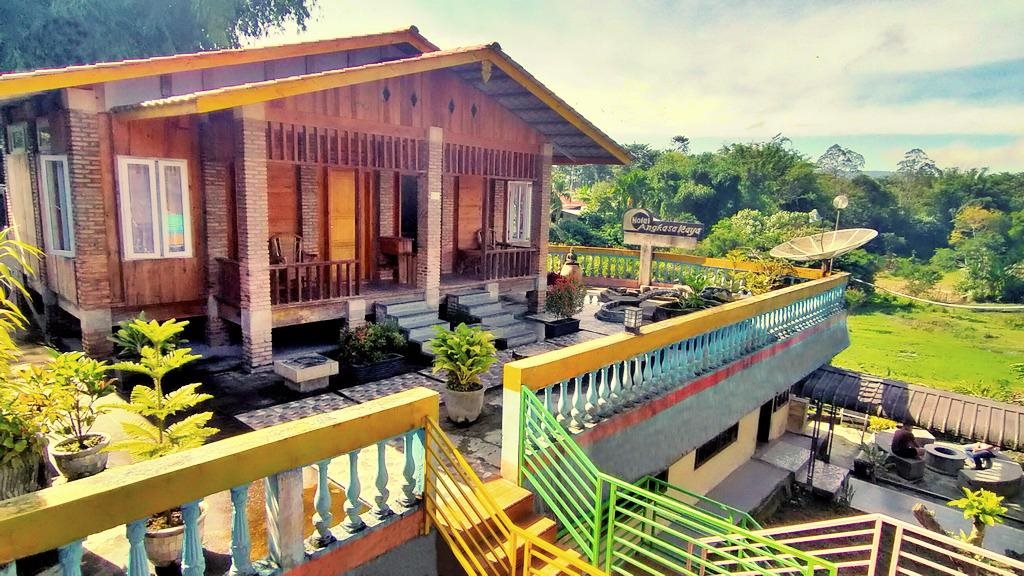 Angkasa Raya Hotel — hotel in Sidikalang
