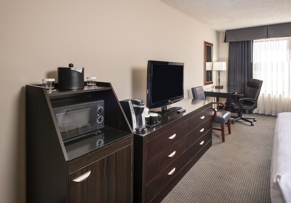 Concord Plaza Hotel - photo 8