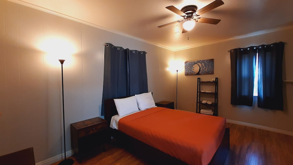 Sherwood Arms Motel - photo 10