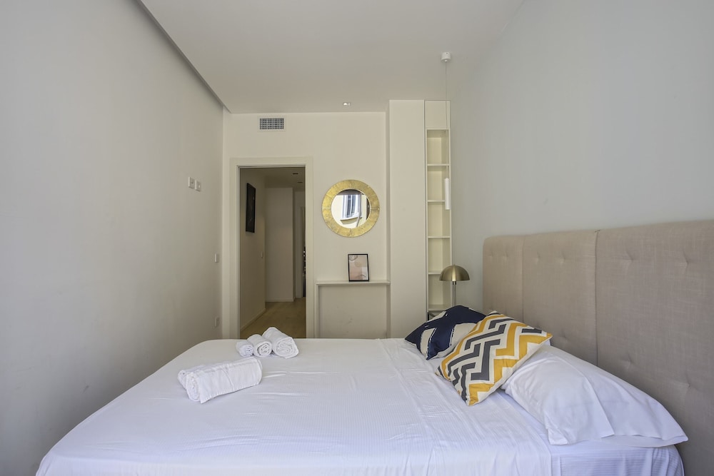 Milan Chic Suite 6 — 4-Star Luxury Hotel in Milan, Italy