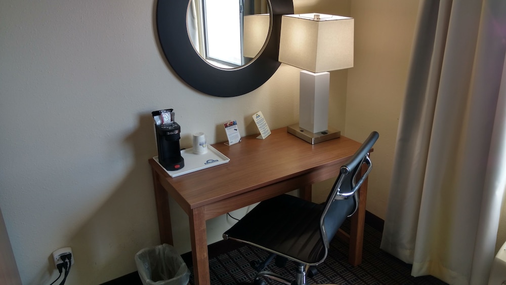 Days Inn by Wyndham Ashland - photo 10