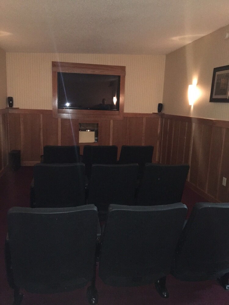 Red Roof Inn & Suites Newport News - photo 20