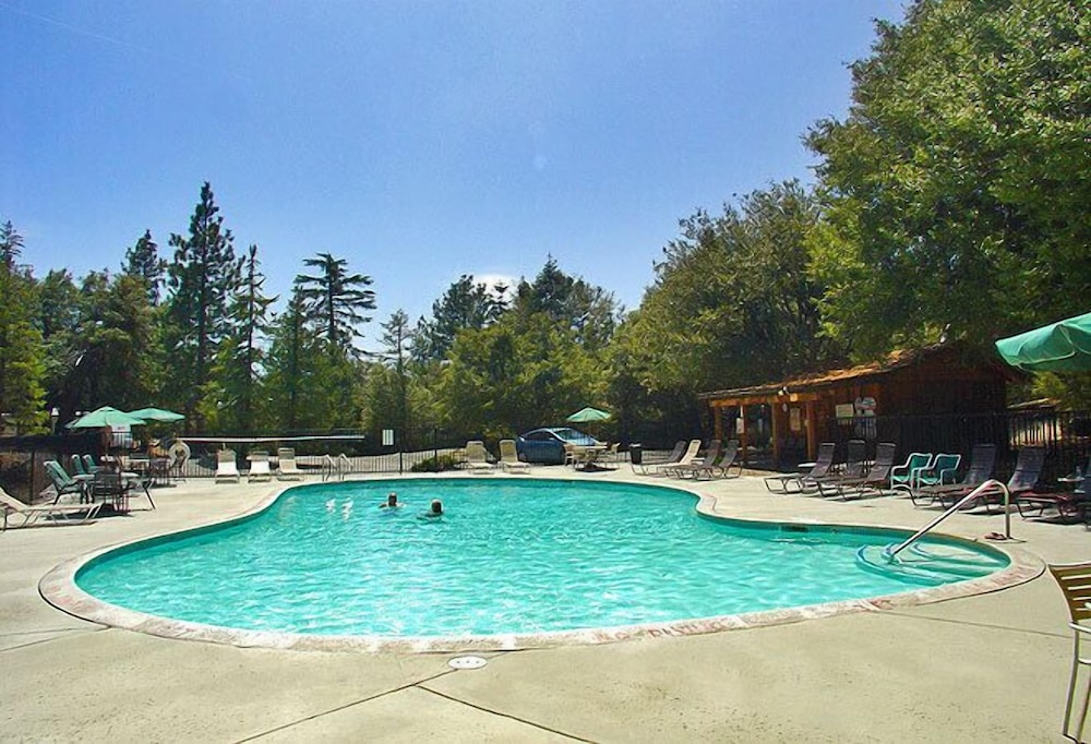 Idyllwild RV Resort Caravan Park - photo 10