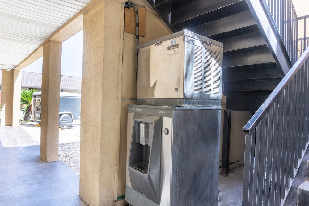 OYO Inn & Suites Medical Center San Antonio - photo 29