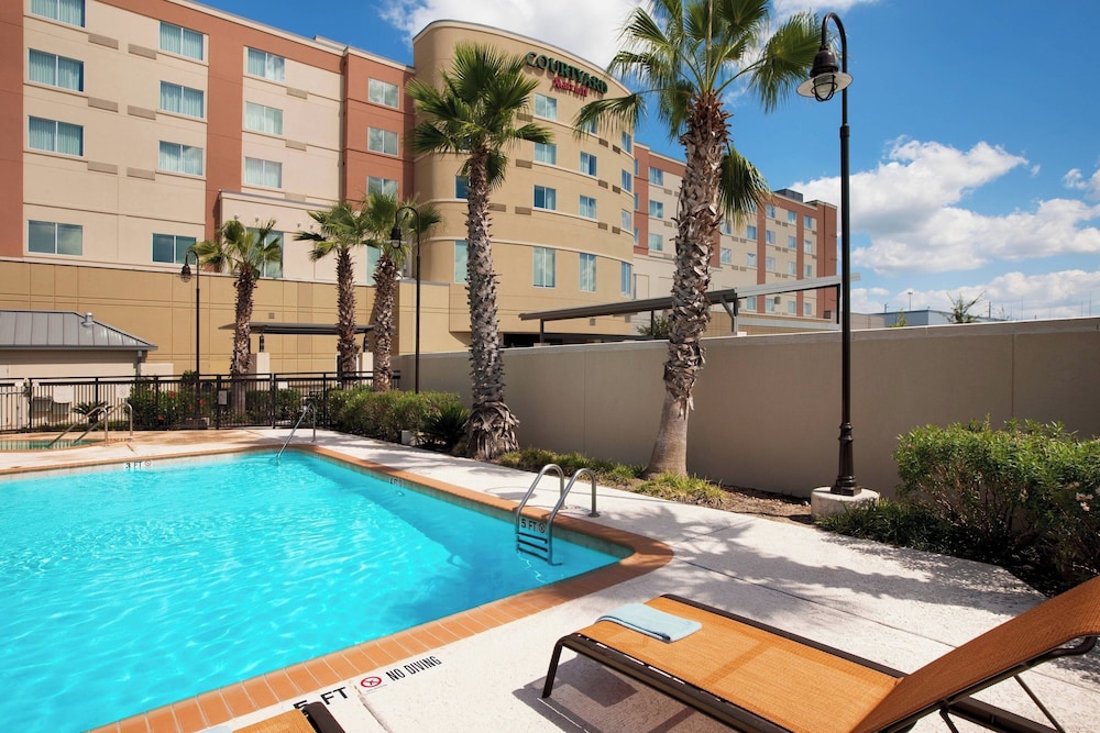 Courtyard by Marriott Houston Pearland - photo 10