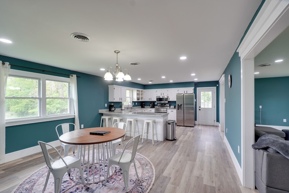 Walk To Stores Home In Historic Shepherdstown 21583315 — Shepherdstown