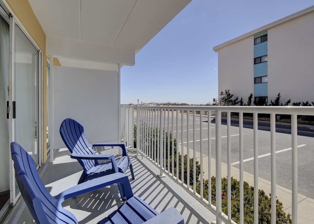 SeaLoft Oceanfront Hotel - photo 18