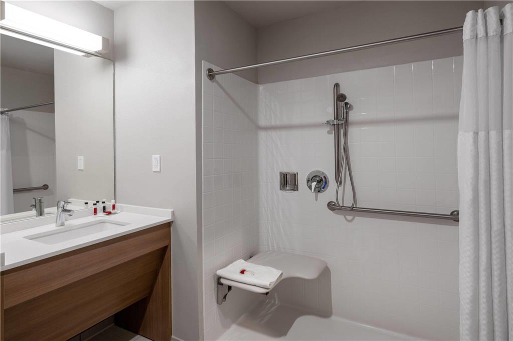 Microtel Inn & Suites by Wyndham Georgetown Lake - photo 18